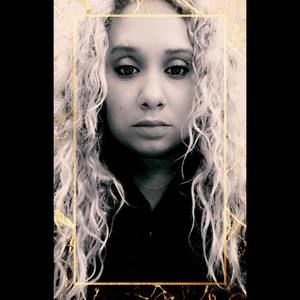 Meet your Posher, Dinorah